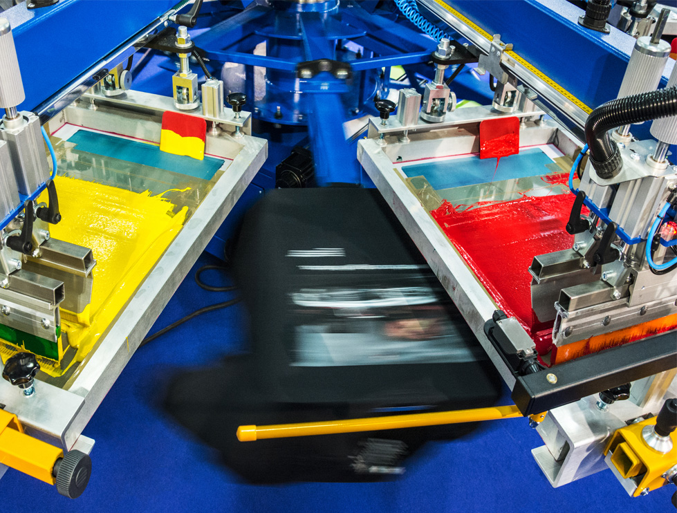 Screen printing equipment using separated artwork colors
